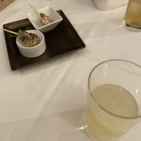 ウェルカムドリンクと軽食です。