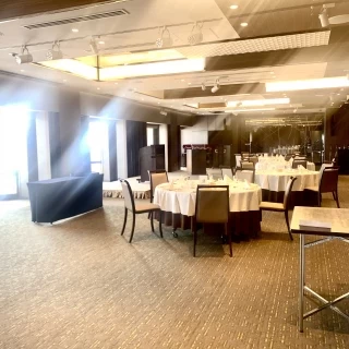 後ろからの披露宴会場
