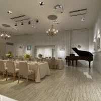 白を基調とした部屋。
