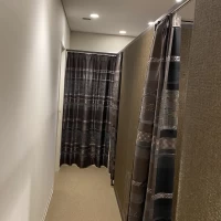 更衣室は複数あり。