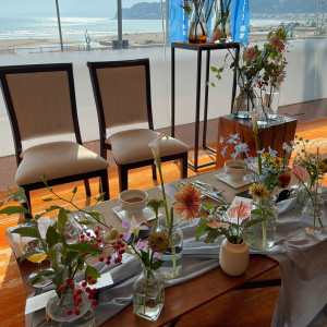 新郎新婦テーブル装花|676929さんのAMANDAN BLUE 鎌倉 ～アマンダンブルー鎌倉～の写真(1917533)