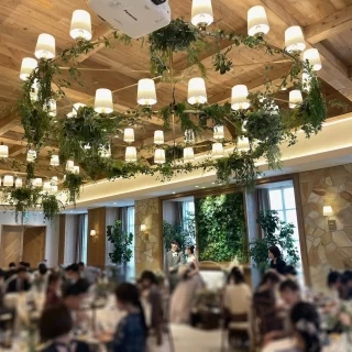 木や緑を感じられるナチュラルな会場でした。