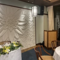 披露宴会場司会進行側