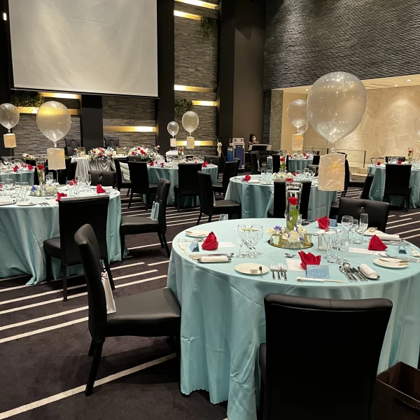 素敵な幻想結婚式」｜誓いのキスのときに羽が落ちてくる演出がすごく