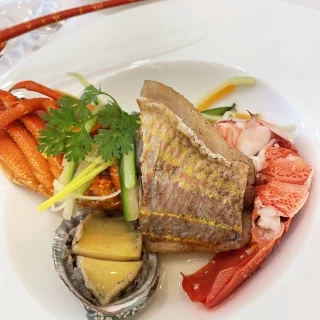 伊勢海老と魚とあわび