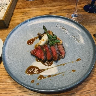 ^メインのお肉料理