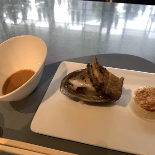 ブライダルフェアの試食。シェフの技が光ってます。