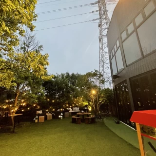 日が沈んでも良い雰囲気