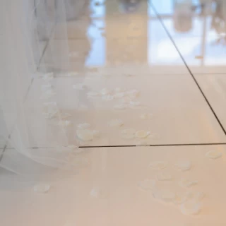 フラワーシャワーの花びらは持参しました