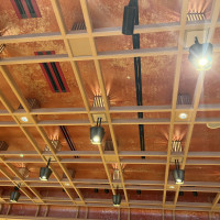 京都のカフェ風の会場の天井。
和紙のようです。