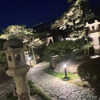 夜の日本庭園も雰囲気があります。