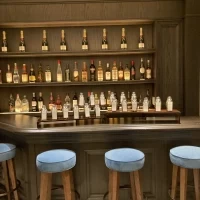 ウェルカムドリンクでシェイカー（ノンアルコール）を提供