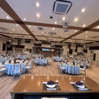 会場