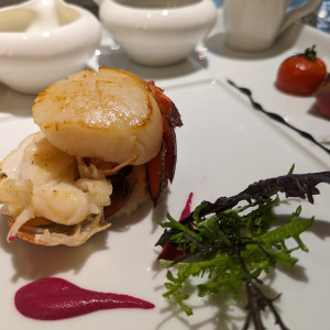 ご試食の海鮮料理(エビとホタテ)がお肉料理に負けない。|678743さんのART HOTEL NEW  TAGAWA(アートホテルニュータガワ)の写真(2091090)