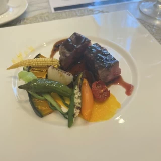 お肉、スープ、デザートを頂きましたがどれも本当に美味しかった