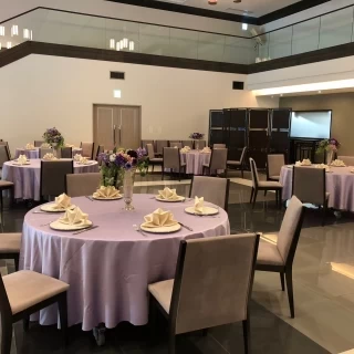 天井の高い披露宴会場