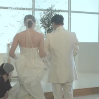 階段上がるか上がらないかわからず止まっているところ笑