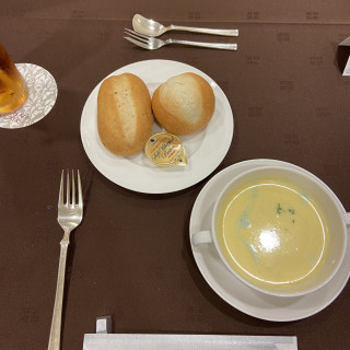 コース料理　パンとスープ