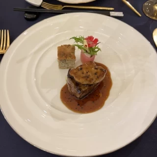 メインのお肉料理。柔らかくて美味しかったです。