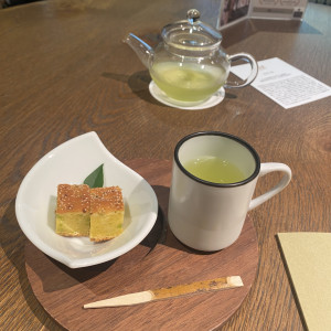 打ち合わせでいただけるお茶とお菓子|679067さんのセントジェームスクラブ迎賓館仙台の写真(1956076)