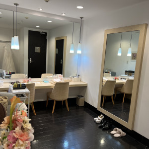 ブライズルームは2つのお部屋が繋がっていて広々過ごせました。|679171さんのアルカンシエル横浜 luxemariage（アルカンシエルグループ）の写真(2355831)