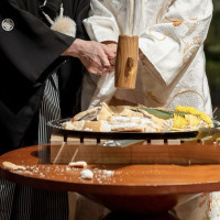 ケーキの代わりに鯛の塩釜焼き開きを行いました