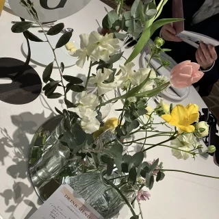 披露宴会場のテーブル