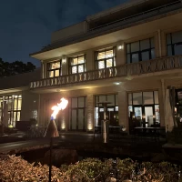 夜は炎がとてもきれいです。