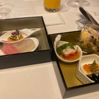 披露宴中の料理。とても美味しいです。