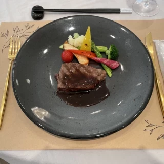 ナイフ、フォーク、箸あります