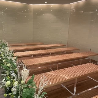 ブラウンがメインのチャペル
