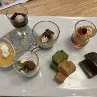 デザートの盛り合わせ