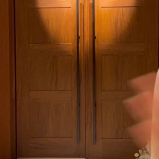 入り口にハートの影