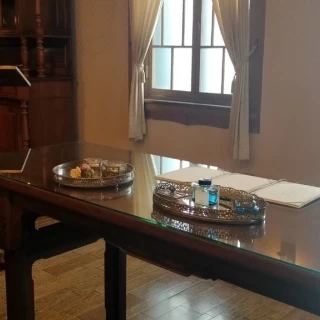 挙式会場のメインテーブル