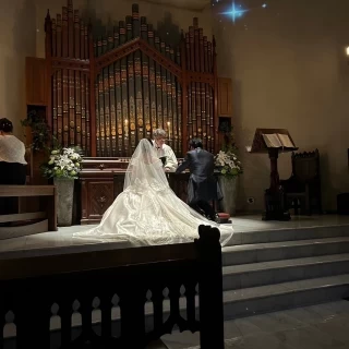 厳かな雰囲気のチャペル