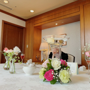 ピンク系のテーブル装花|679875さんのホテル東日本宇都宮の写真(1939748)
