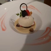 レアチーズとショコラのアントルメ
マロンスープ仕立て