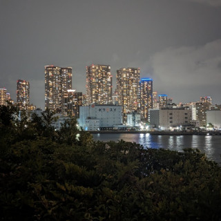 東京の高層ビル群が望めます。