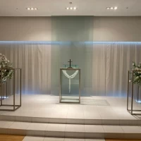 レイクサイドチャペルのカーテンを閉めた状態