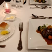 お肉とパン、おいしかったです