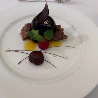 デザートのチョコレートケーキ