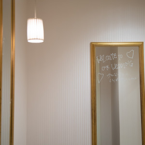 トイレの鏡にウェルカムメッセージを自由に書けます|680588さんのアーセンティア迎賓館 大阪の写真(1944382)