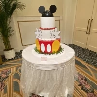 こんなに可愛いウェディングケーキもあります！！