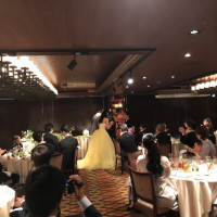 披露宴、ラストシーンです。披露宴会場、全体像です。