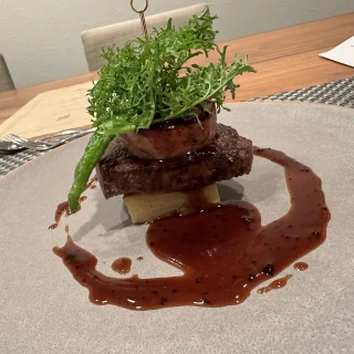 こちらがメインメニューで、とても美味しかったです。
