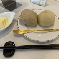 パンは食べ放題です