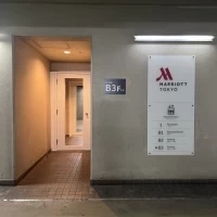 駐車場からの入口