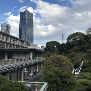 近代建築の傑作と日本庭園。