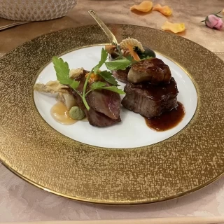 メインのステーキ