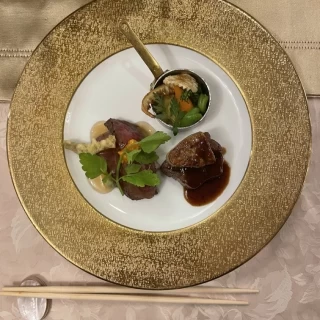 メインのステーキ